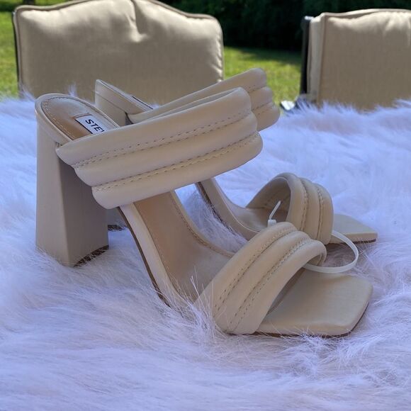 NWT Sexy Steve Madden Tahani Trapunto Strap Sandal - Size 8 - Picture 8 of 14